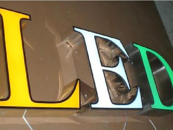 商丘介绍LED招牌的基础知识。